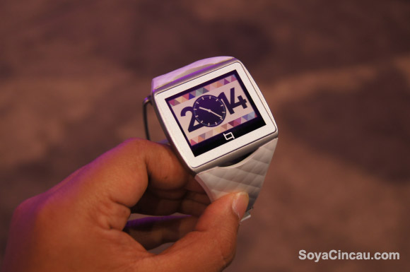 140303-qualcomm-toq-smartwatch-01