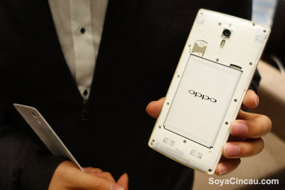 140319-oppo-find-7-hands-on-10
