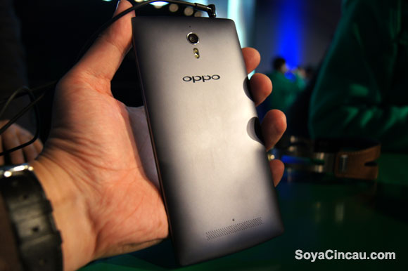 140319-oppo-find-7a-hands-on-02