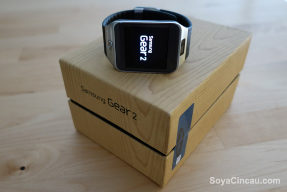140501-samsung-gear-2-malaysia-unboxing-3