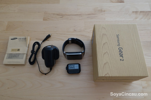 140501-samsung-gear-2-malaysia-unboxing-4