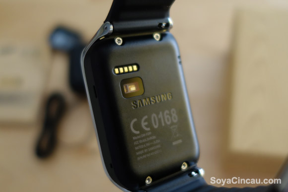 140501-samsung-gear-2-malaysia-unboxing-8