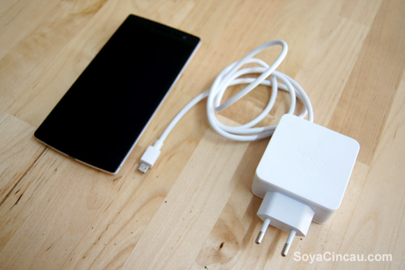 140716-oppo-find-7-VOOC-charger-comparison-oppo-find-7