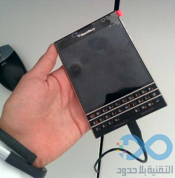 140720-blackberry-passport-hands-on-03