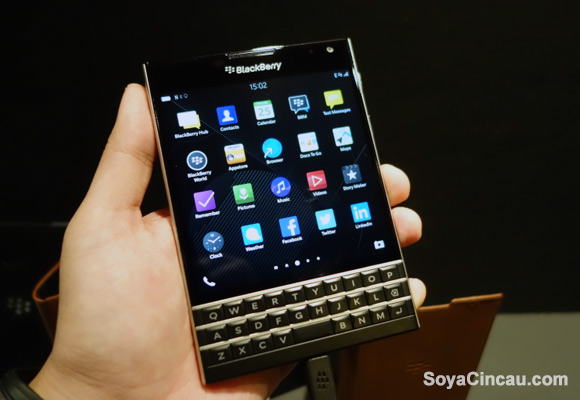 140925-blackberry-passport-malaysia-official-launch-02