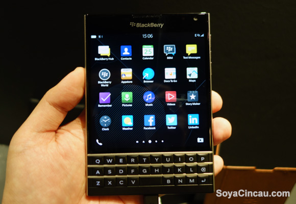 140925-blackberry-passport-malaysia-official-launch-03