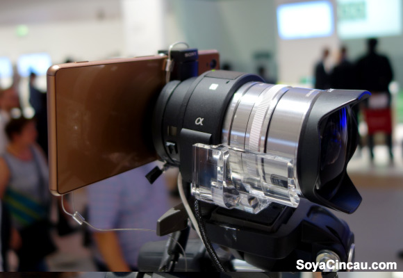 141010-sony-QX-1-Lens-Camera-Malaysia-08