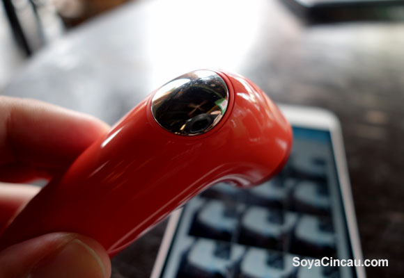 141201-htc-re-camera-hands-on-03