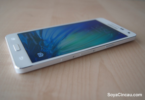 150108-samsung-galaxy-a5-review-05