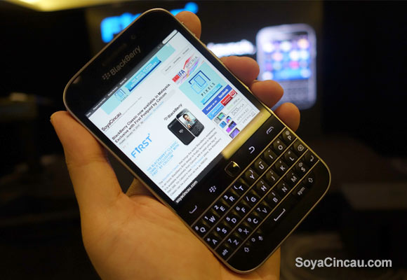150114-blackberry-classic-hands-on-01