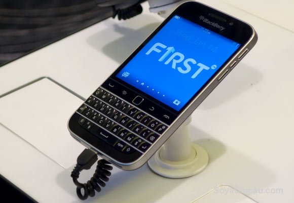 150114-blackberry-classic-hands-on-13