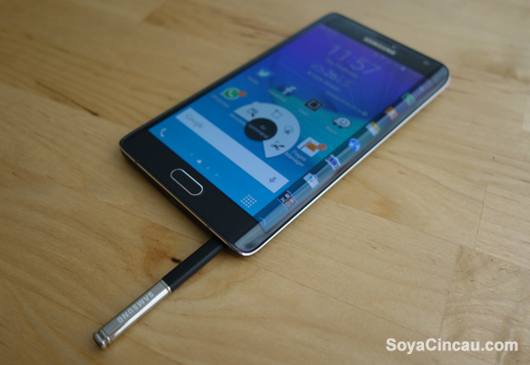 150205-samsung-galaxy-note-edge-review-5