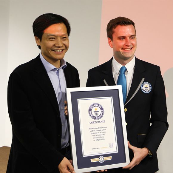 150409-xiaomi-guinness-world-record-most-smart-phone-sold