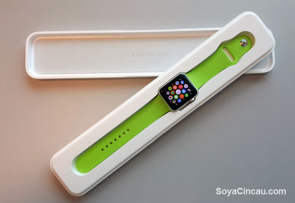 150526-apple-watch-malaysia-unboxing-04