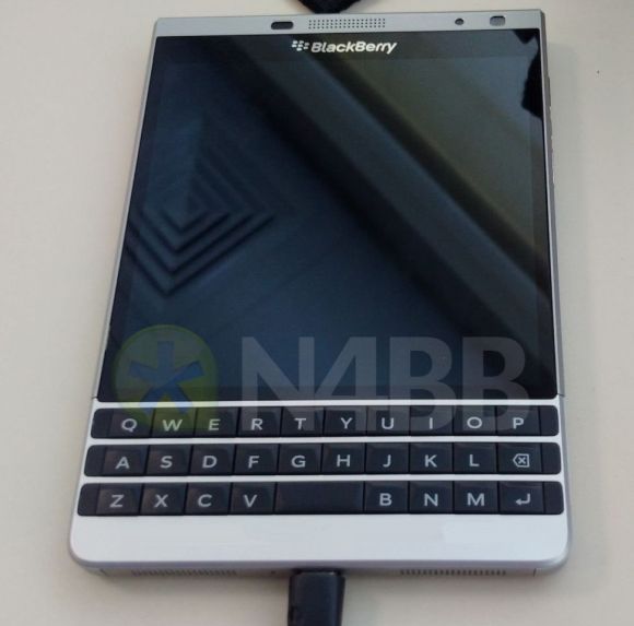 150706-blackberry-SQW100-4-malaysia-dallas-02