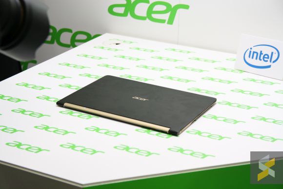 160831-acer-swift-7-thinnest-laptop-2